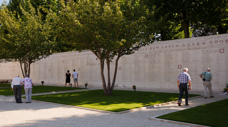American Battle Monument during day